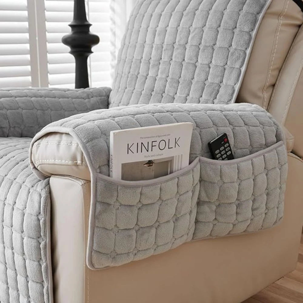 Quilted non-slip recliner chair cover in a stylish design, featuring a convenient side pocket for storage, ideal for protecting and enhancing your furniture. 6