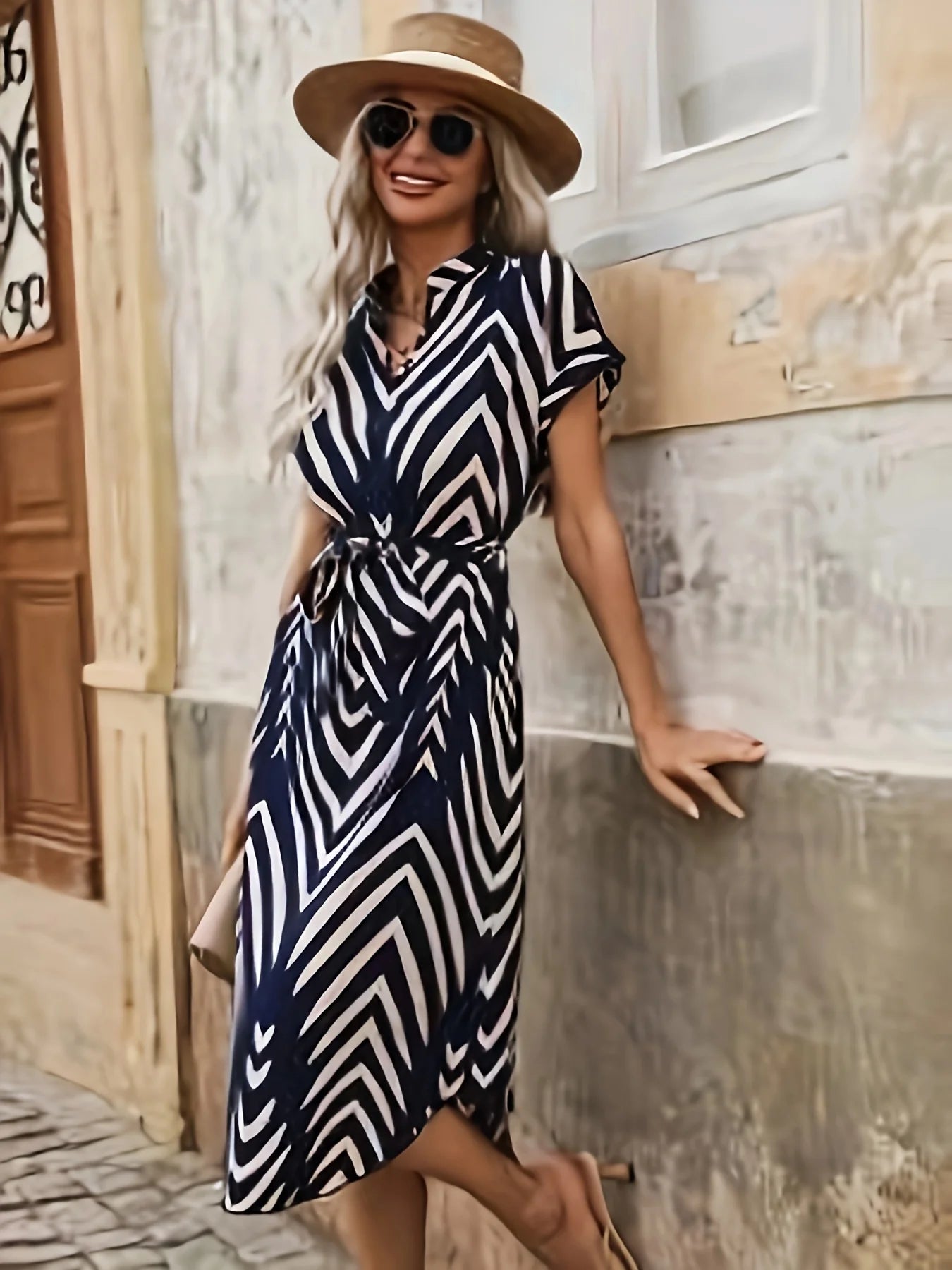 Chic Stripe Summer Dress – Flattering V-Neck Design for Casual and Sophisticated Outings