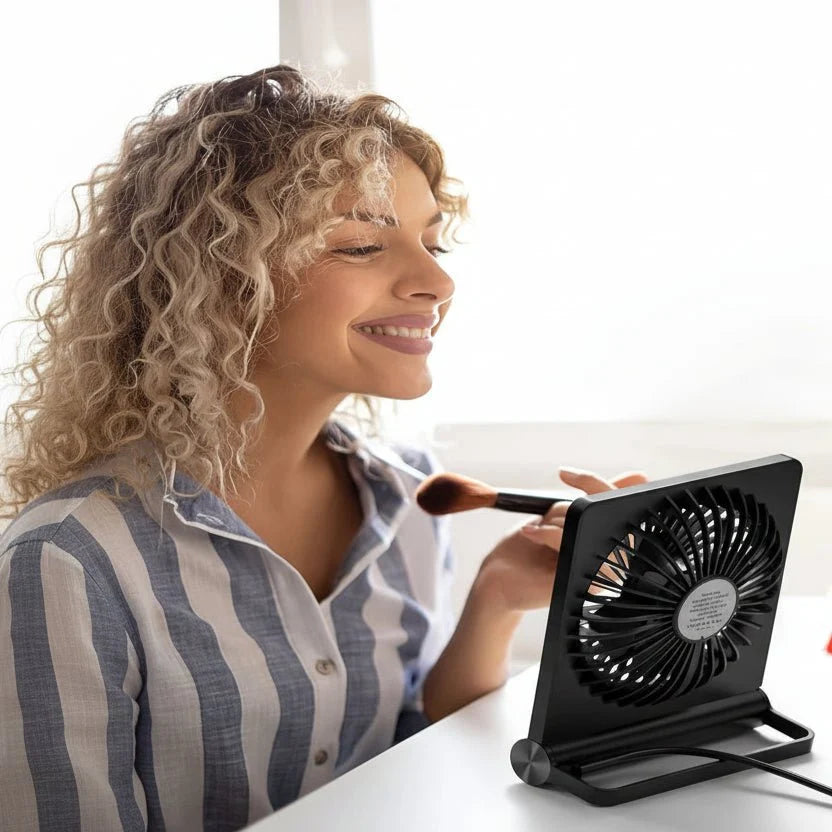 Compact Adjustable USB Desk Fan for Small Spaces 2