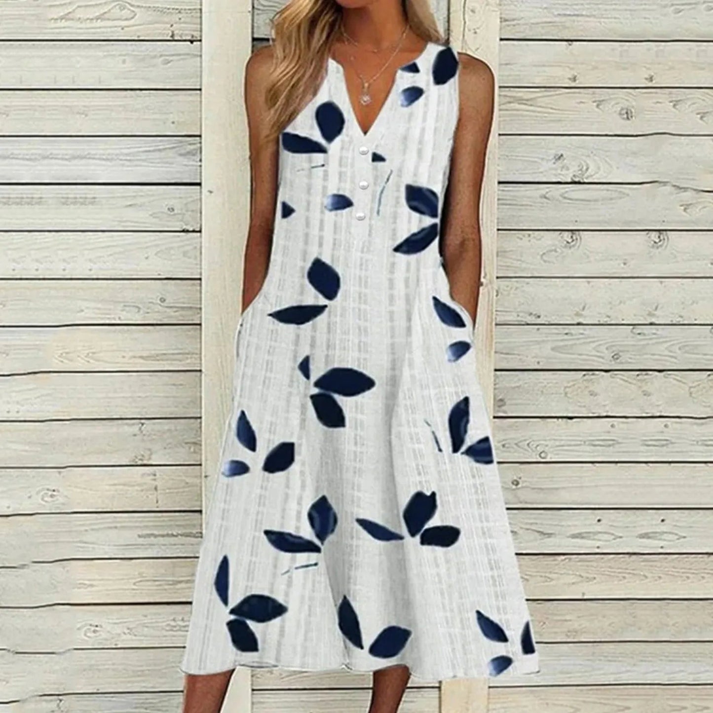 Leaf Print Maxi Dress – Stylish V-Neck Sleeveless Summer Outfit